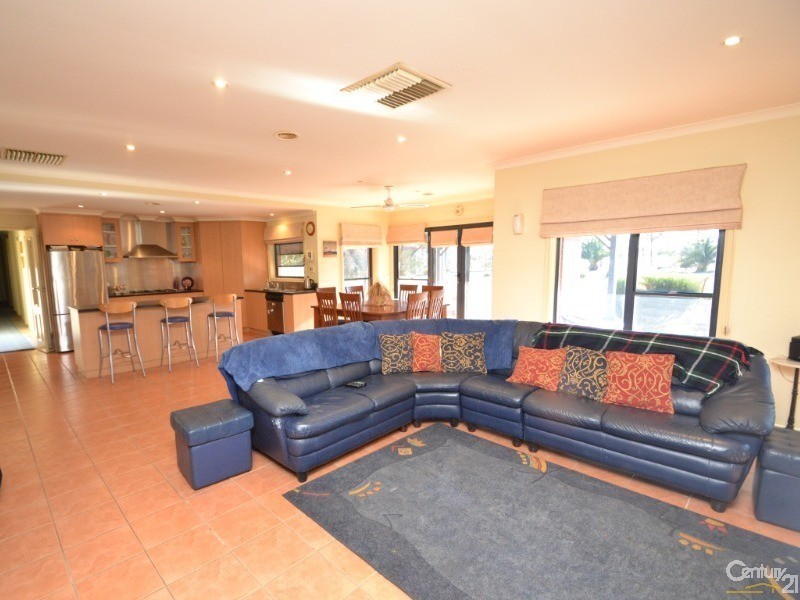 65 Wharparilla Drive, Echuca VIC 3564