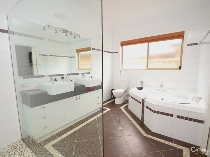 10 Kinross Court, Moama NSW 2731