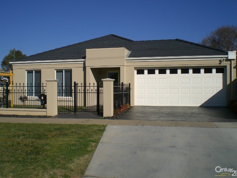 1/215 Service Street, Echuca VIC 3564