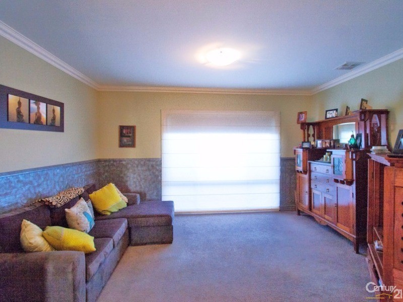 37 Kingfisher Drive West, Moama NSW 2731