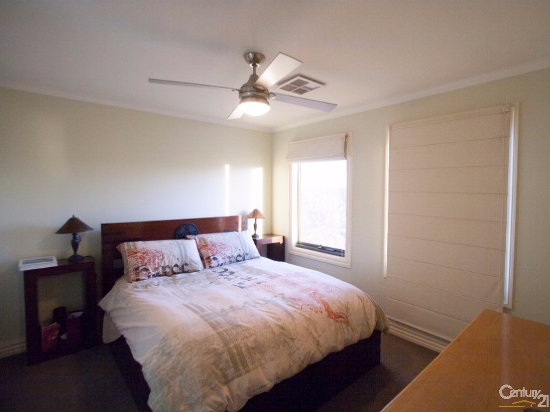 37 Kingfisher Drive West, Moama NSW 2731