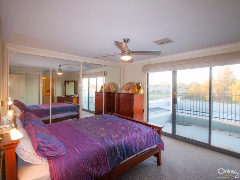 37 Kingfisher Drive West, Moama NSW 2731