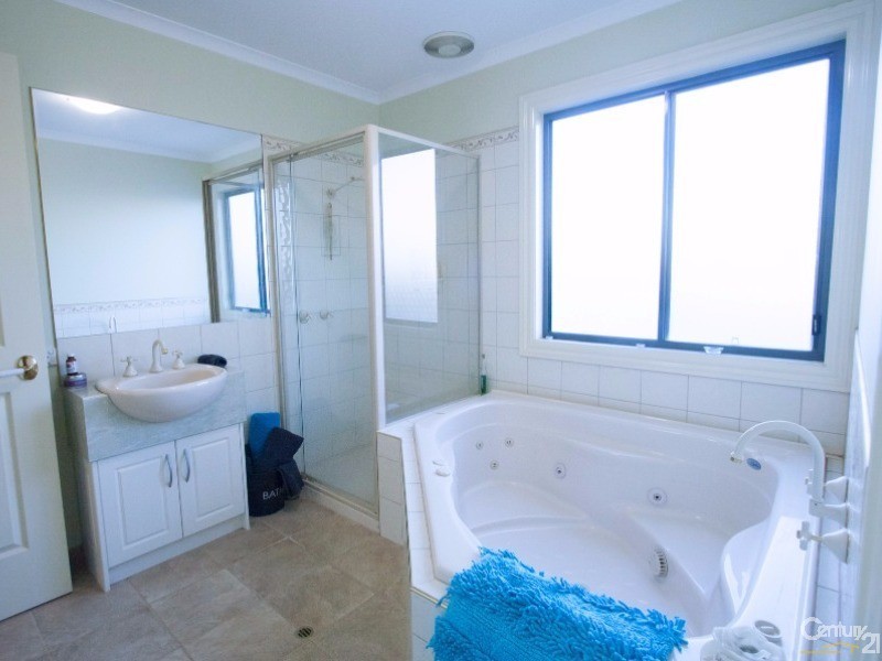37 Kingfisher Drive West, Moama NSW 2731