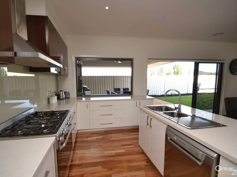 8 Healey Court, Moama NSW 2731