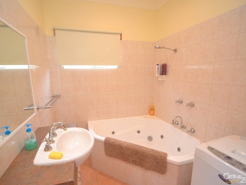 Unit 32 / 162 Perricoota Road, Moama NSW 2731