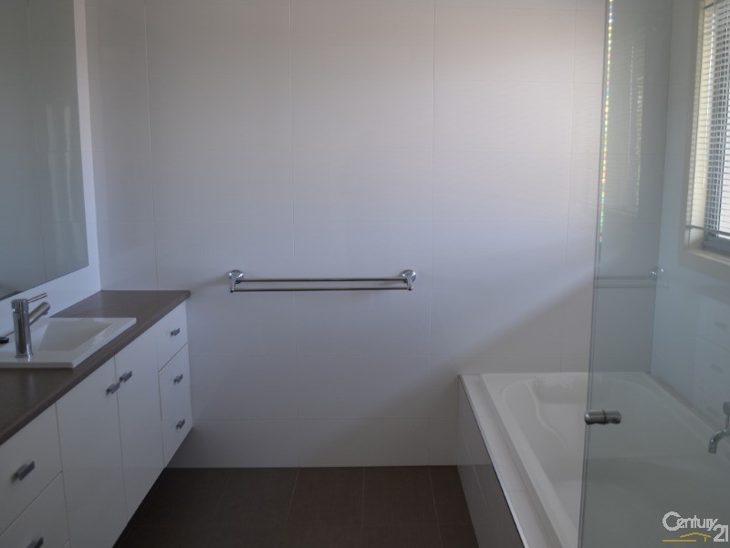 3/2 Maiden Street, Moama NSW 2731