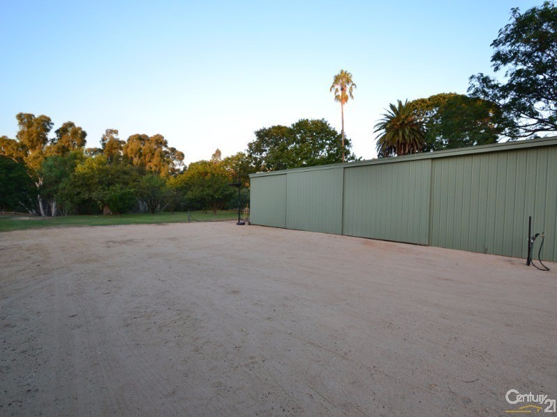 48 Moama Street, Mathoura NSW 2710