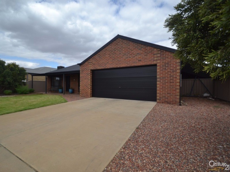 75 McSwain Rd, Echuca VIC 3564
