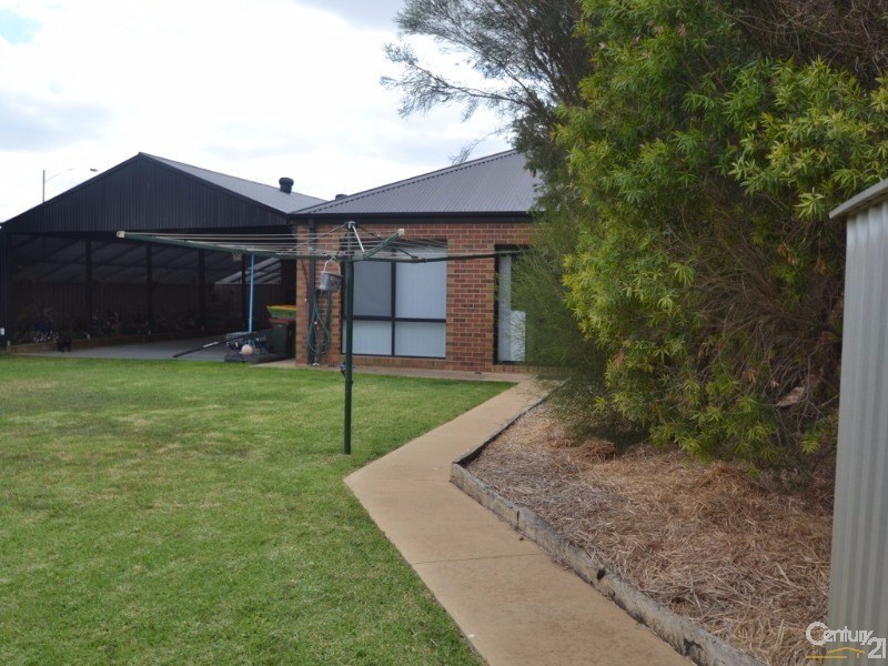 75 McSwain Rd, Echuca VIC 3564