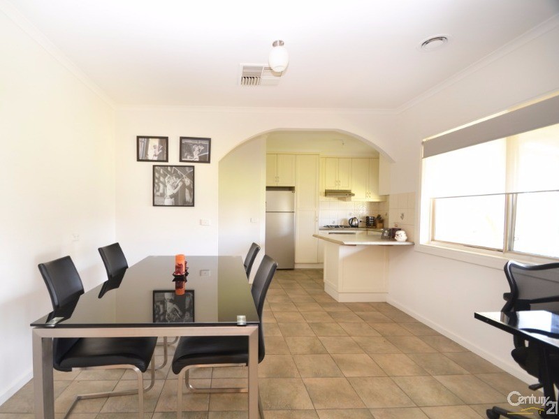 6 Martin Street, Moama NSW 2731