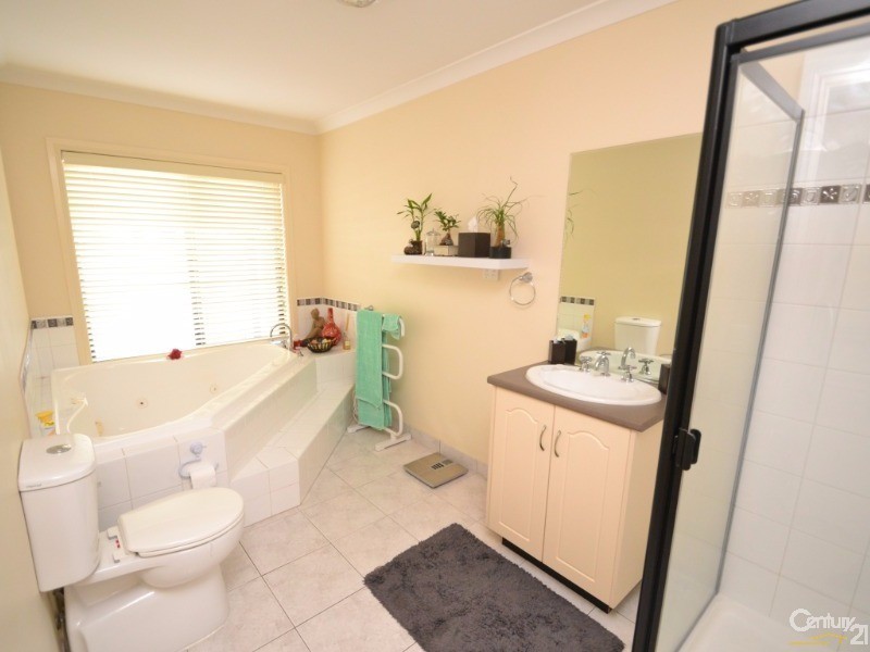 5 Kingfisher Drive West, Moama NSW 2731