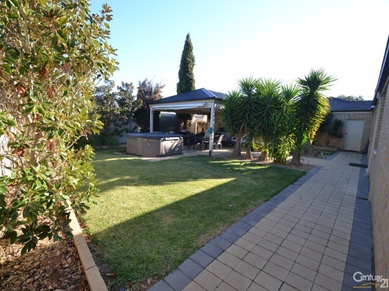 5 Kingfisher Drive West, Moama NSW 2731