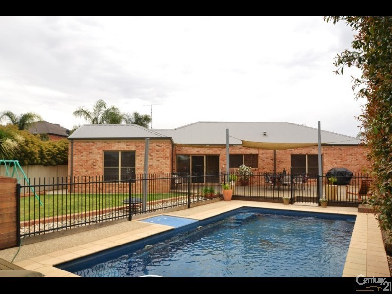 10 Kinross Court, Moama NSW 2731