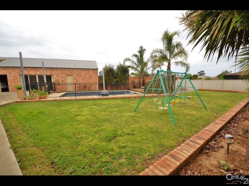 10 Kinross Court, Moama NSW 2731