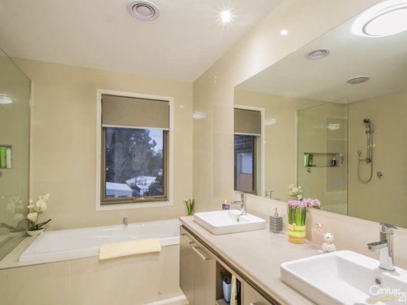 69 Pakenham Street, Echuca VIC 3564