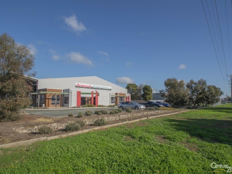 45 Ogilvie Avenue, Echuca VIC 3564