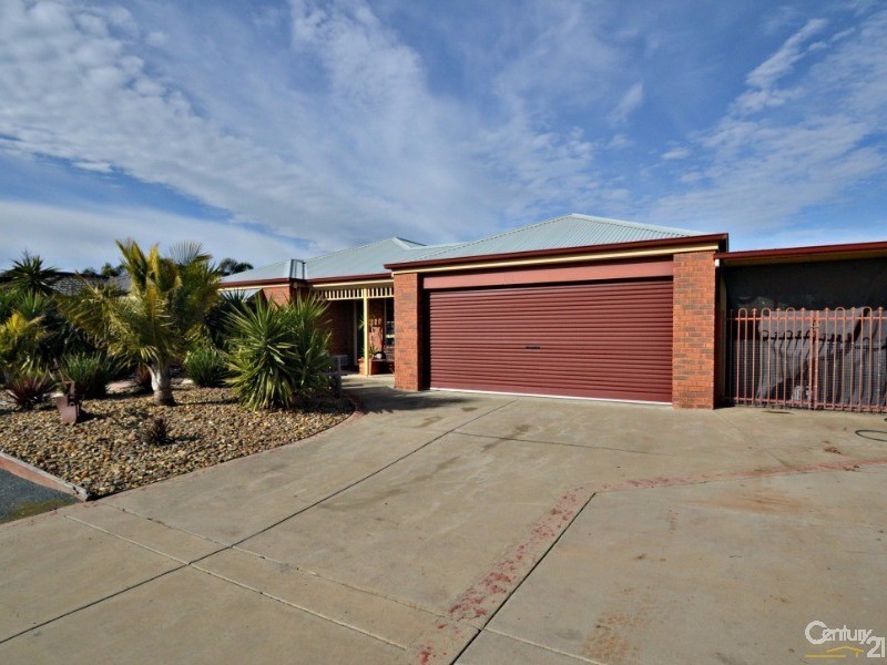 11 Wearne Road, Echuca VIC 3564