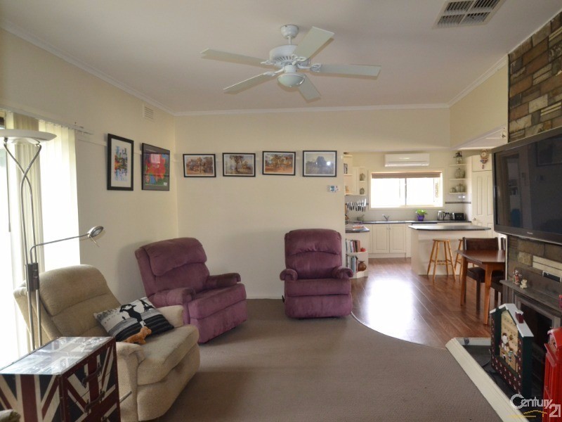 6 Council Street, Moama NSW 2731