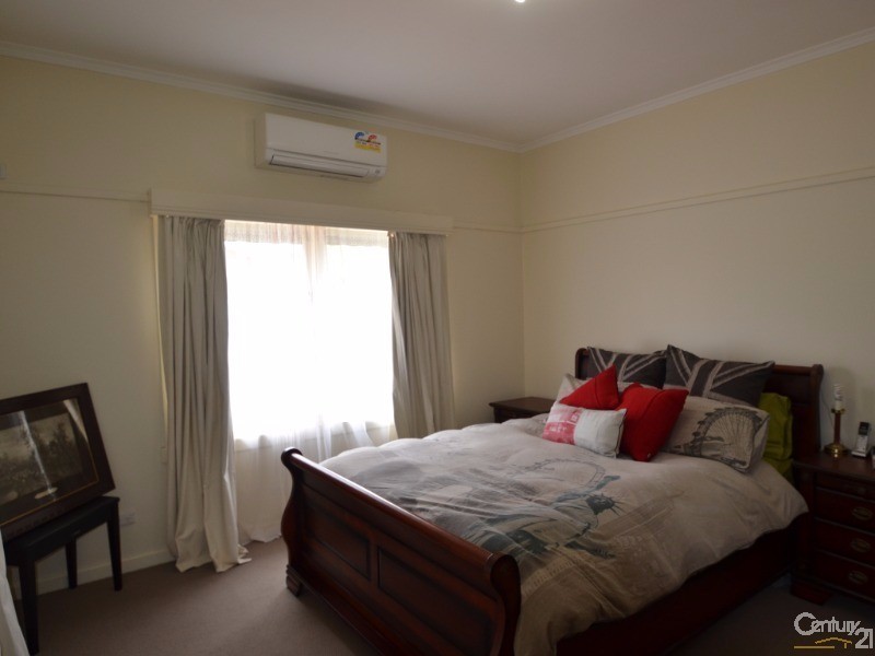 6 Council Street, Moama NSW 2731