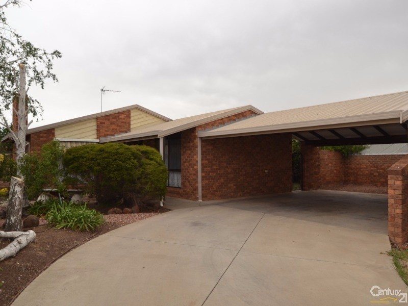 12 Lachlan Crescent, Echuca VIC 3564