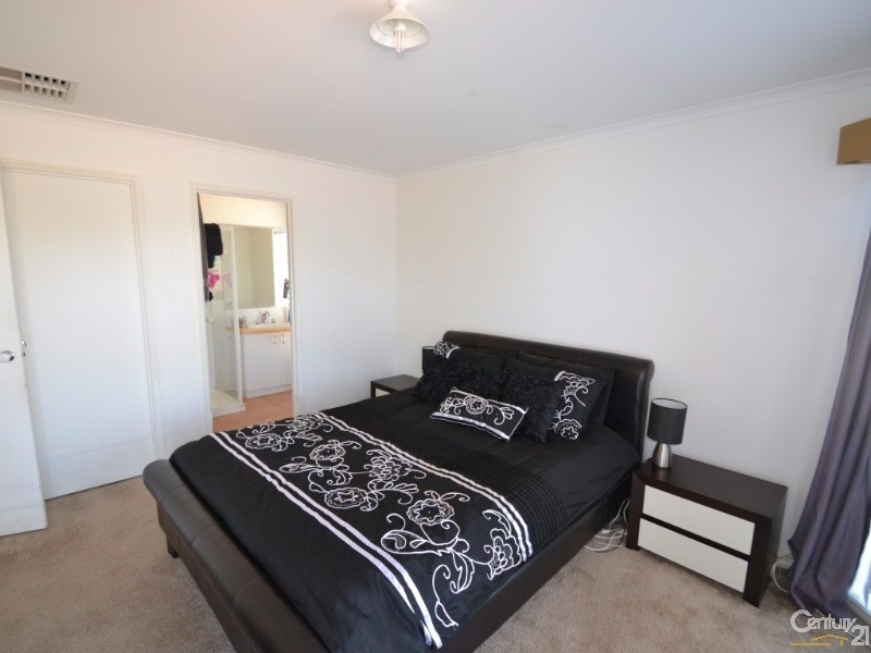 32 Woodlands Circuit, Echuca VIC 3564