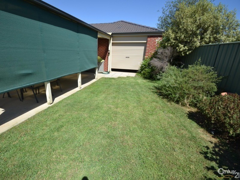 32 Woodlands Circuit, Echuca VIC 3564