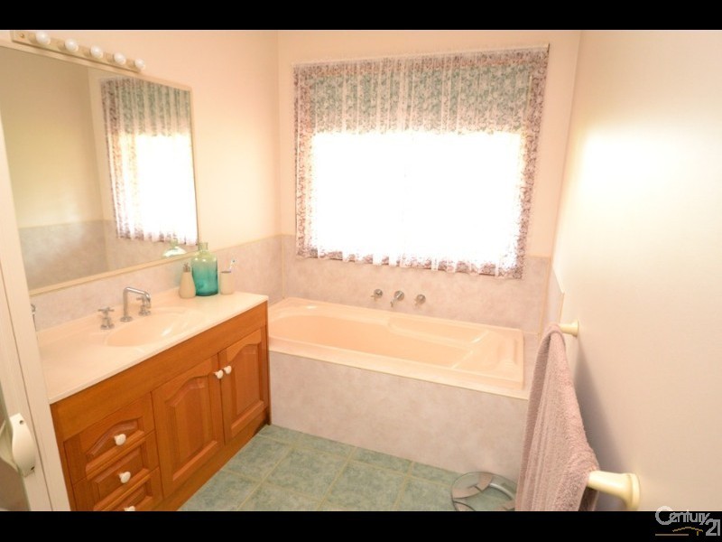 48 Murray Drive, Echuca VIC 3564