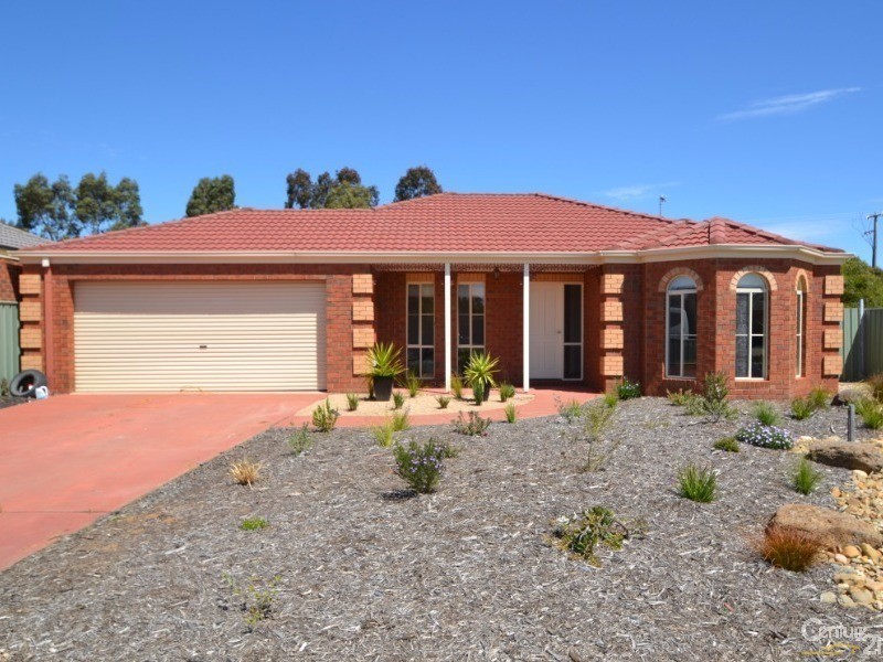 73 Woodlands Circuit, Echuca VIC 3564