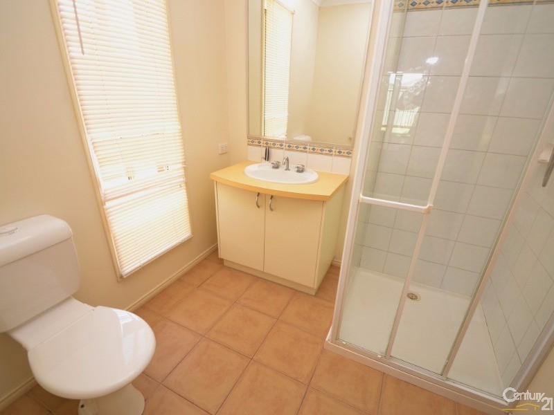 73 Woodlands Circuit, Echuca VIC 3564