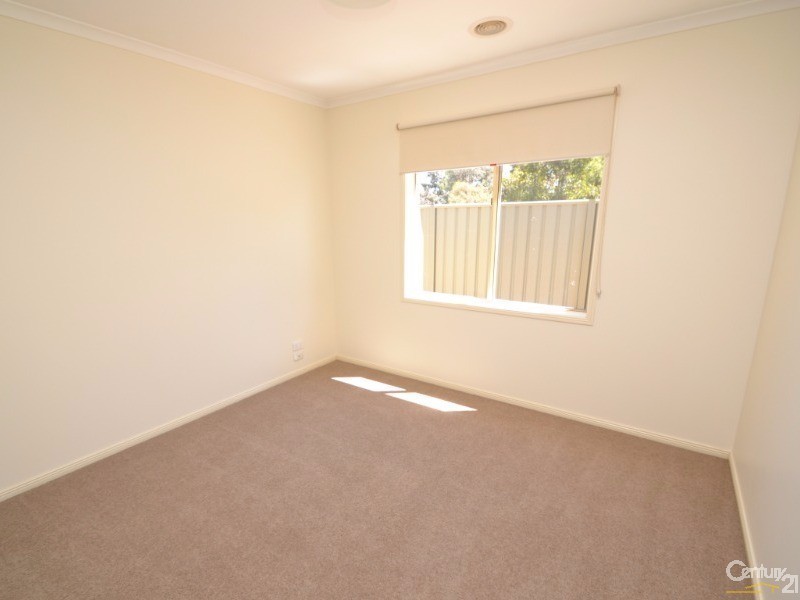 73 Woodlands Circuit, Echuca VIC 3564