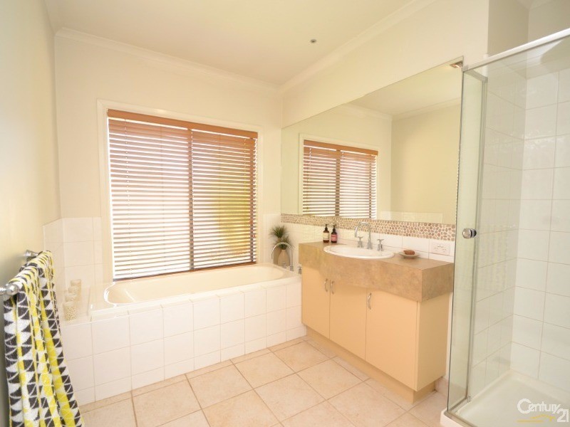 19 Rivergums Drive, Moama NSW 2731