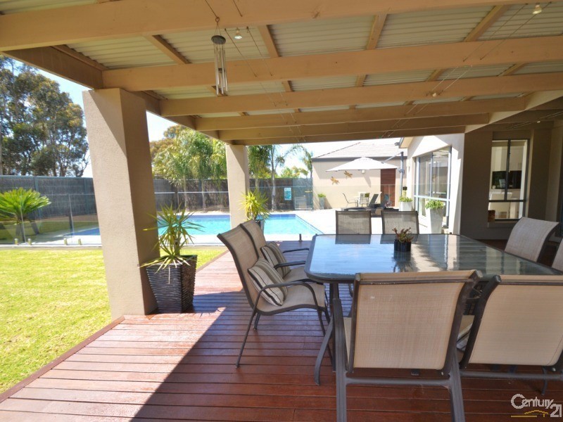 19 Rivergums Drive, Moama NSW 2731