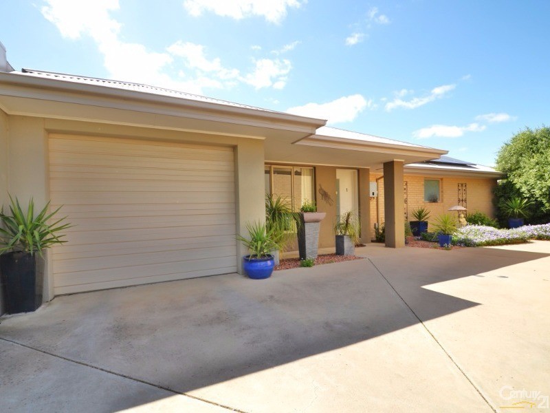 1/21 Sunset Avenue, Echuca VIC 3564