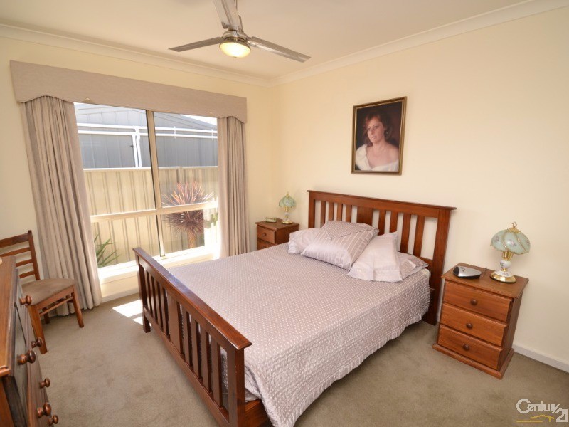 1/21 Sunset Avenue, Echuca VIC 3564
