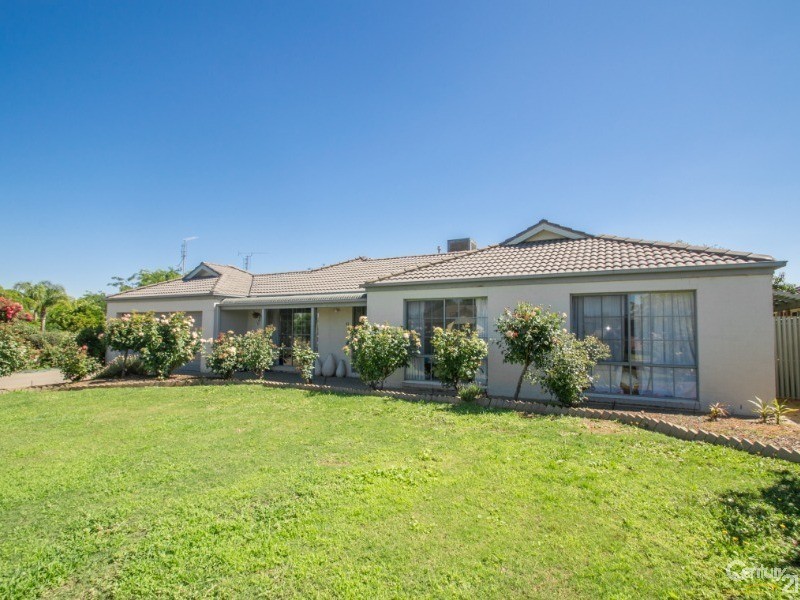 13 Sunrise Ave, Moama NSW 2731