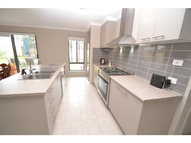 54 Bridlington Avenue, Echuca VIC 3564