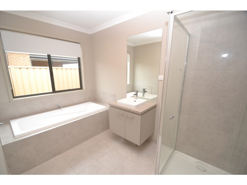 54 Bridlington Avenue, Echuca VIC 3564