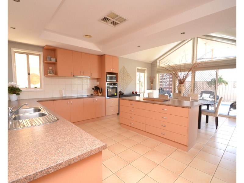 32 William Street, Rochester VIC 3561