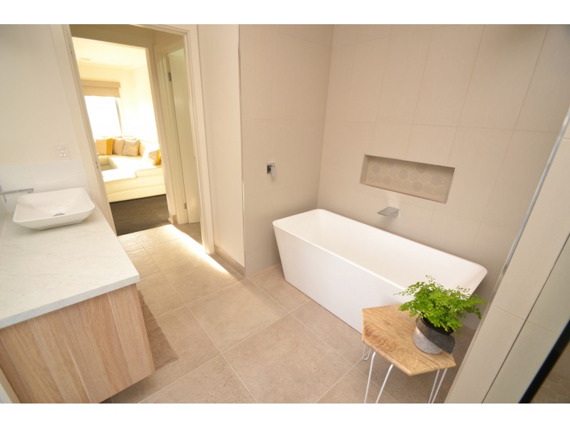 2/376 High Street, Echuca VIC 3564