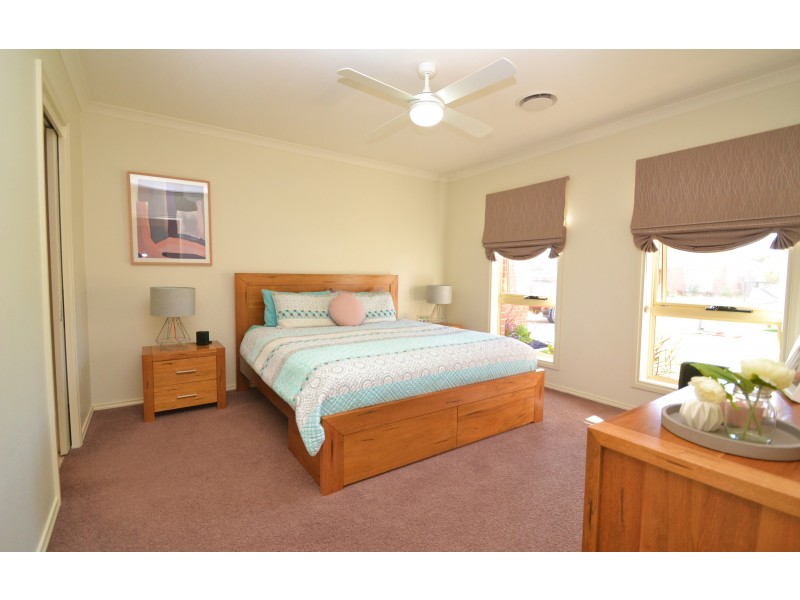 14 Deakin Grove, Tongala VIC 3621