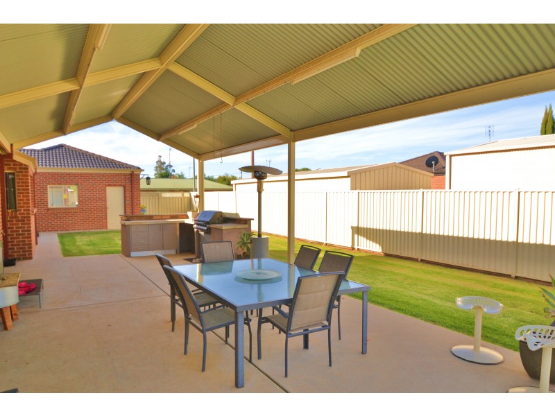 14 Deakin Grove, Tongala VIC 3621