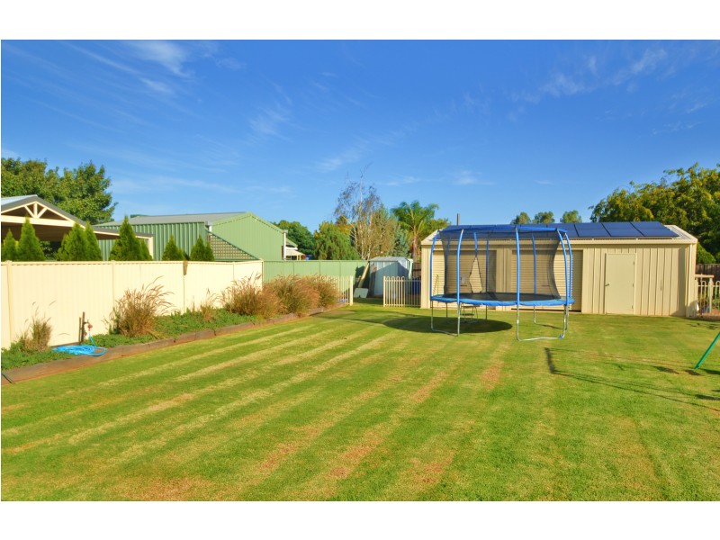 14 Deakin Grove, Tongala VIC 3621
