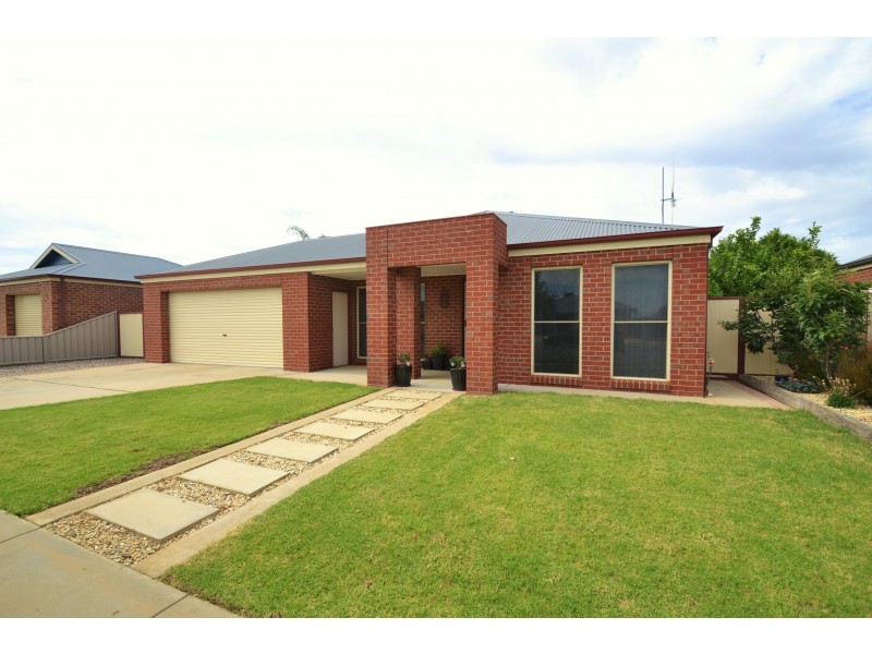 59 McSwains, Echuca VIC 3564