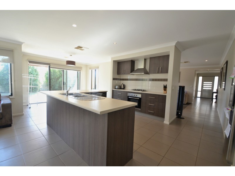 16 Kildare Avenue, Moama NSW 2731