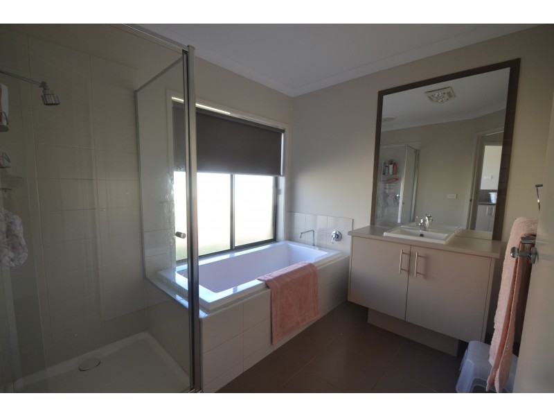 16 Kildare Avenue, Moama NSW 2731