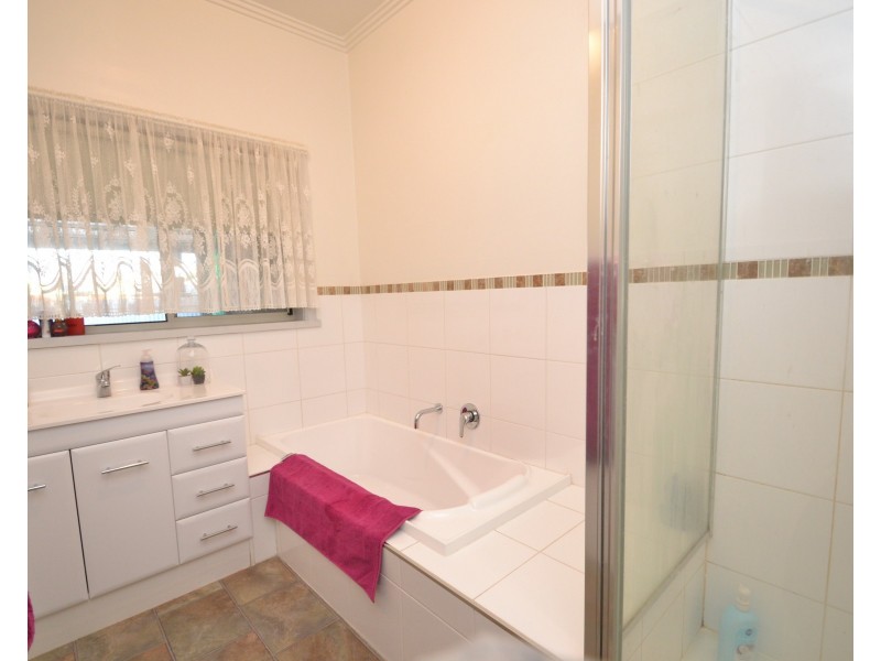 39 Shaw Street, Moama NSW 2731