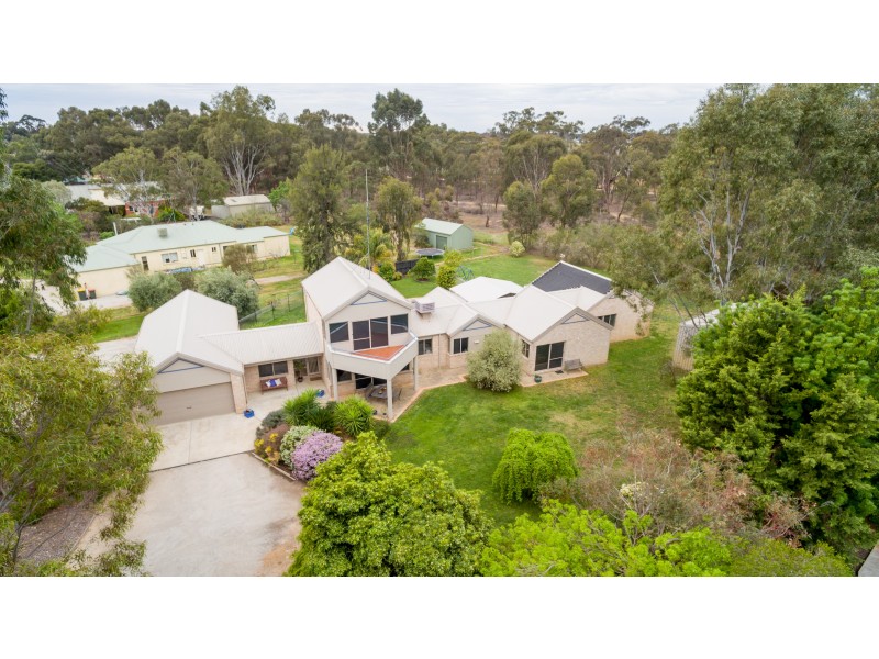 18 Charters Drive, Moama NSW 2731