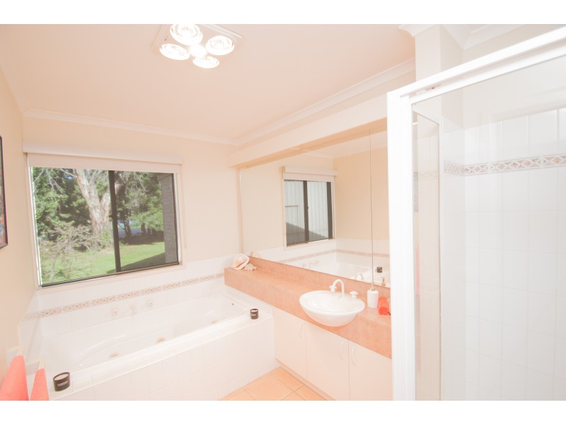 18 Charters Drive, Moama NSW 2731