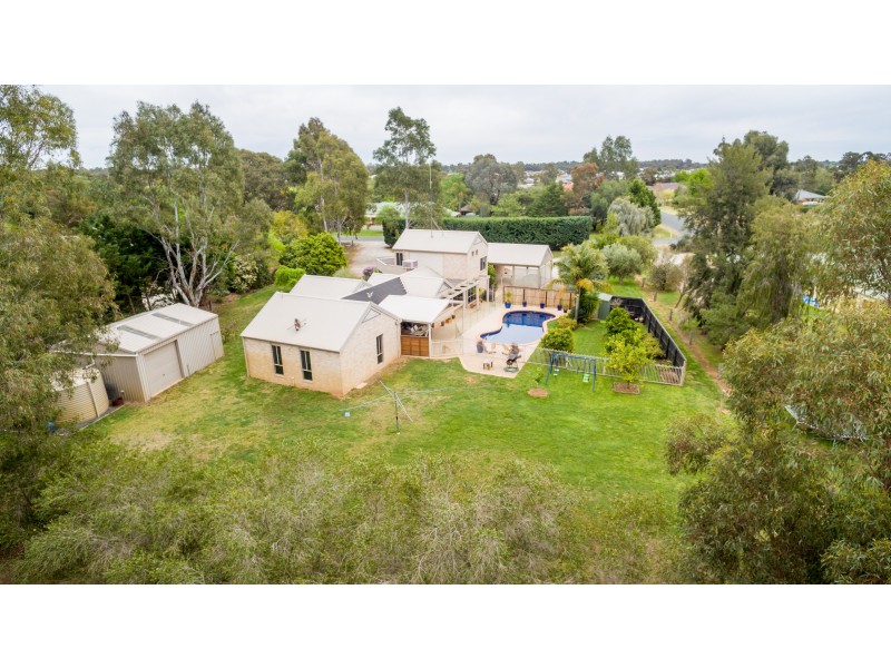 18 Charters Drive, Moama NSW 2731