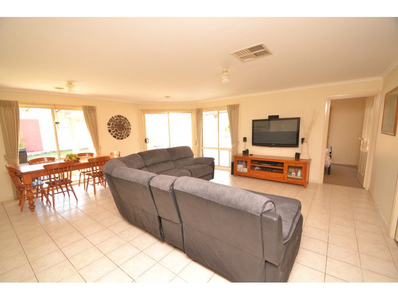 11 Charlton Court, Echuca VIC 3564